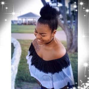 Meet your Posher, Donisha